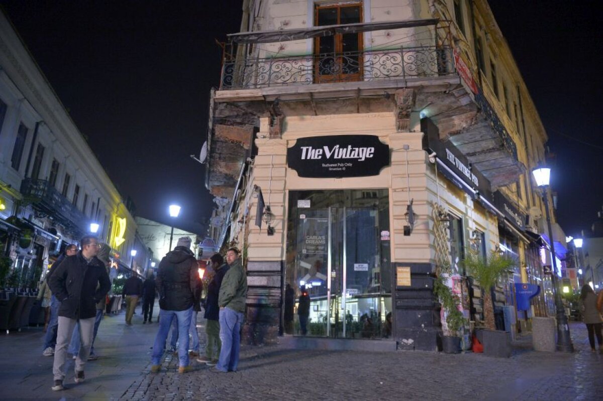 FOTO Atmosferă de priveghi în Centrul Vechi al Capitalei » Cum a decurs prima noapte după tragedie