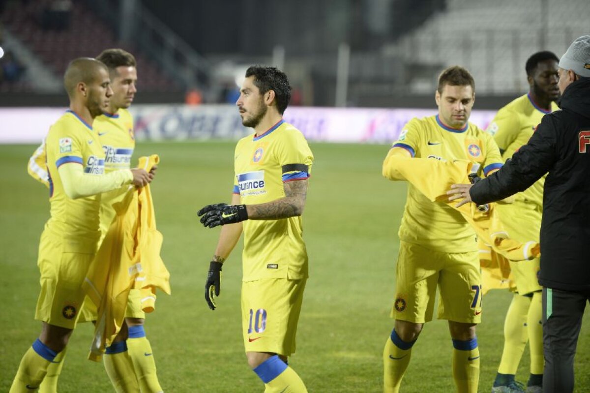 VIDEO+FOTO CFR Cluj învinge Steaua, 2-0, cu două goluri suspecte! Roş-albaştrii pierd după 10 ani în faţa ardelenilor