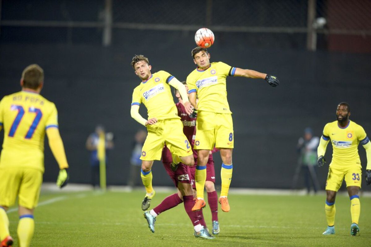 VIDEO+FOTO CFR Cluj învinge Steaua, 2-0, cu două goluri suspecte! Roş-albaştrii pierd după 10 ani în faţa ardelenilor