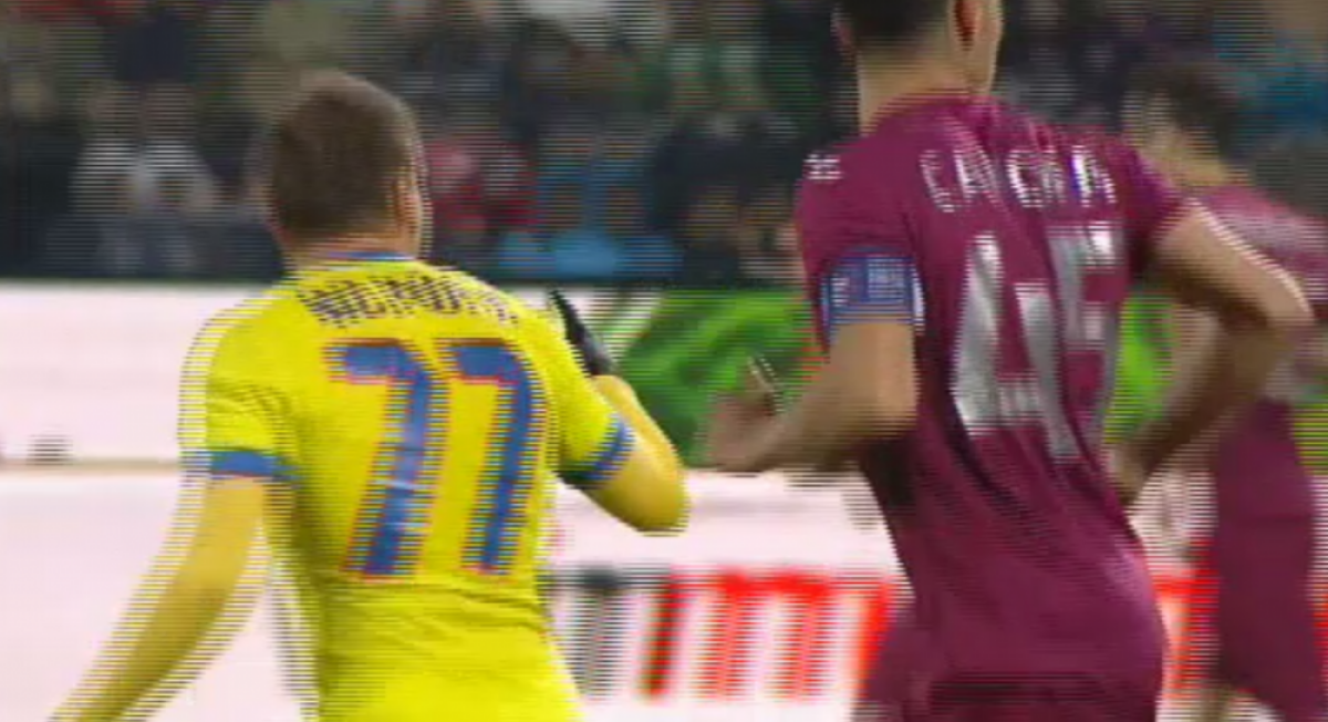 FOTO Tensiune între titularii roș-albaștrilor » Faza surprinsă la meciul dintre Steaua și CFR pune campioana pe jar