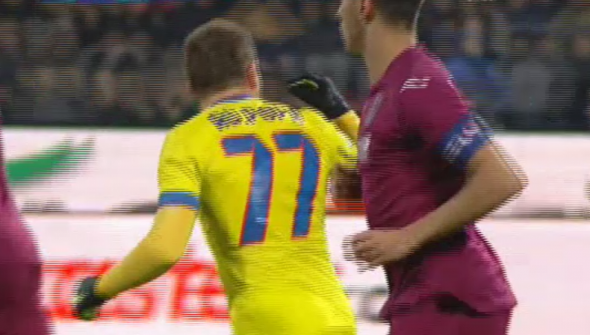 FOTO Tensiune între titularii roș-albaștrilor » Faza surprinsă la meciul dintre Steaua și CFR pune campioana pe jar