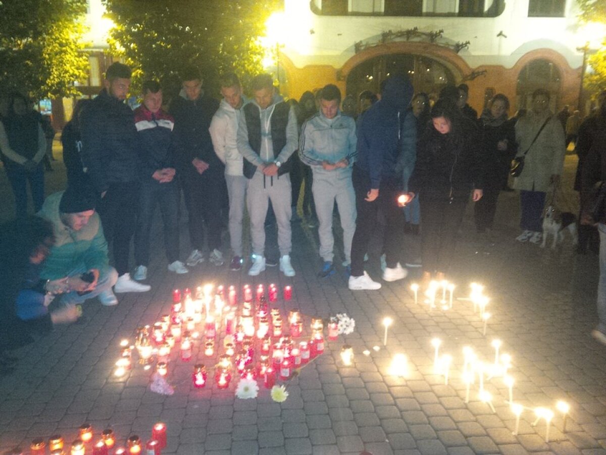 FOTO Jucătorii de la FCM Baia Mare sînt alături de victimele din clubul Colectiv