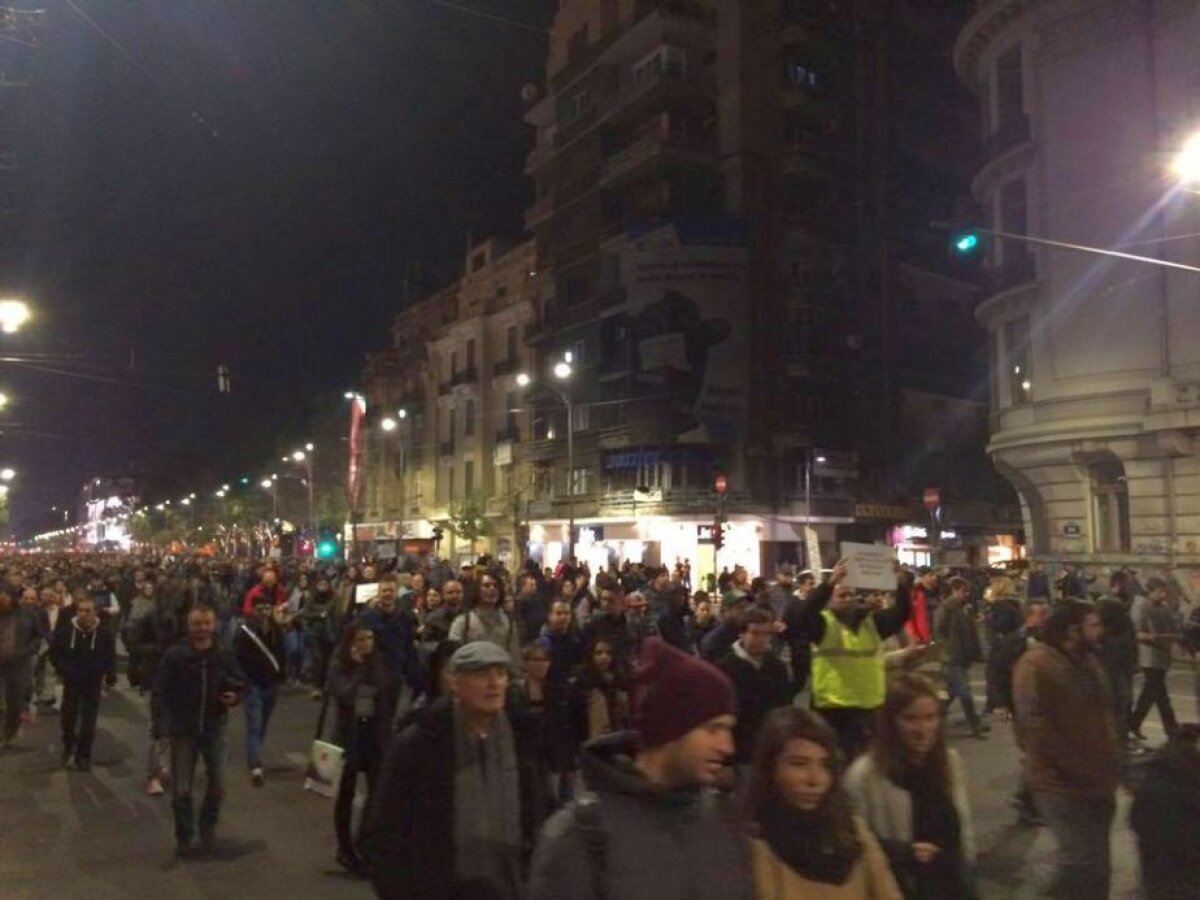 FOTO + VIDEO Mii de persoane au invadat străzile din Capitală: "Furia noastră / Panica voastră" » Filmul complet al protestelor » Prima măsură luată de autorități