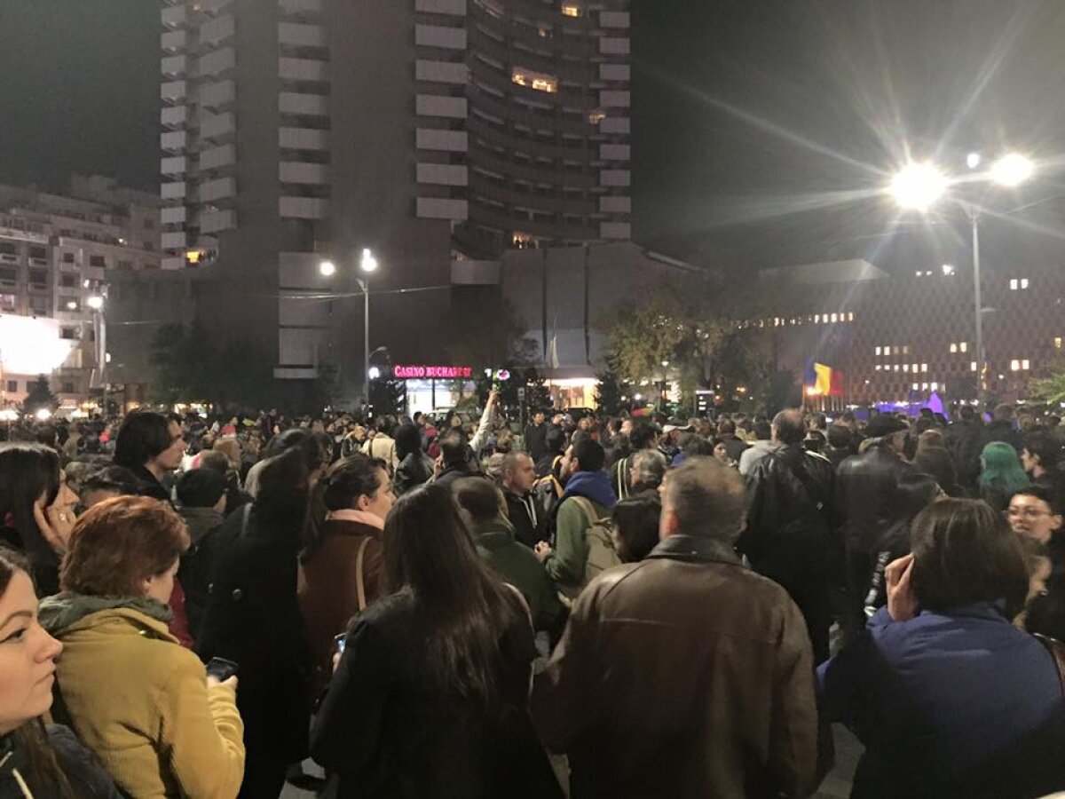 FOTO + VIDEO Mii de persoane au invadat străzile din Capitală: "Furia noastră / Panica voastră" » Filmul complet al protestelor » Prima măsură luată de autorități