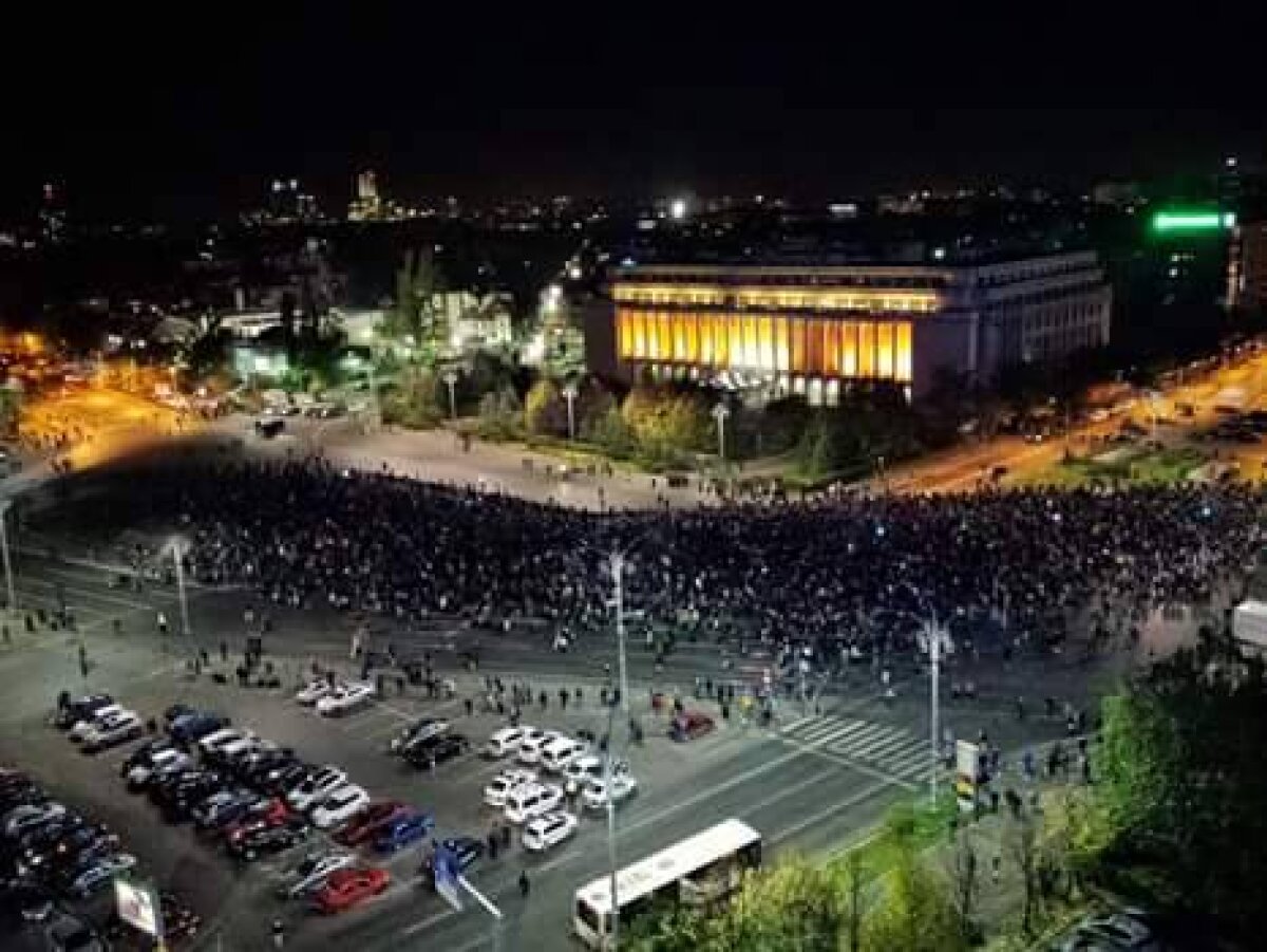 FOTO + VIDEO Mii de persoane au invadat străzile din Capitală: "Furia noastră / Panica voastră" » Filmul complet al protestelor » Prima măsură luată de autorități