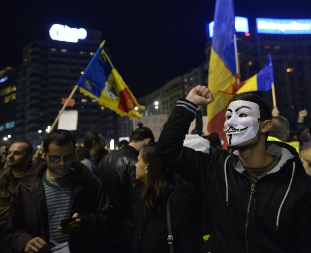 FOTO + VIDEO Mii de persoane au invadat străzile din Capitală: "Furia noastră / Panica voastră" » Filmul complet al protestelor » Prima măsură luată de autorități