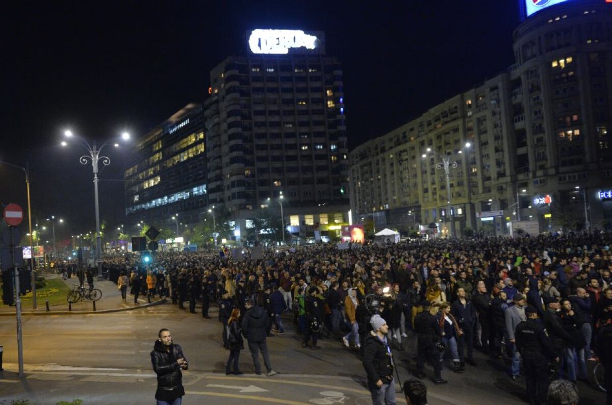 FOTO + VIDEO Mii de persoane au invadat străzile din Capitală: "Furia noastră / Panica voastră" » Filmul complet al protestelor » Prima măsură luată de autorități