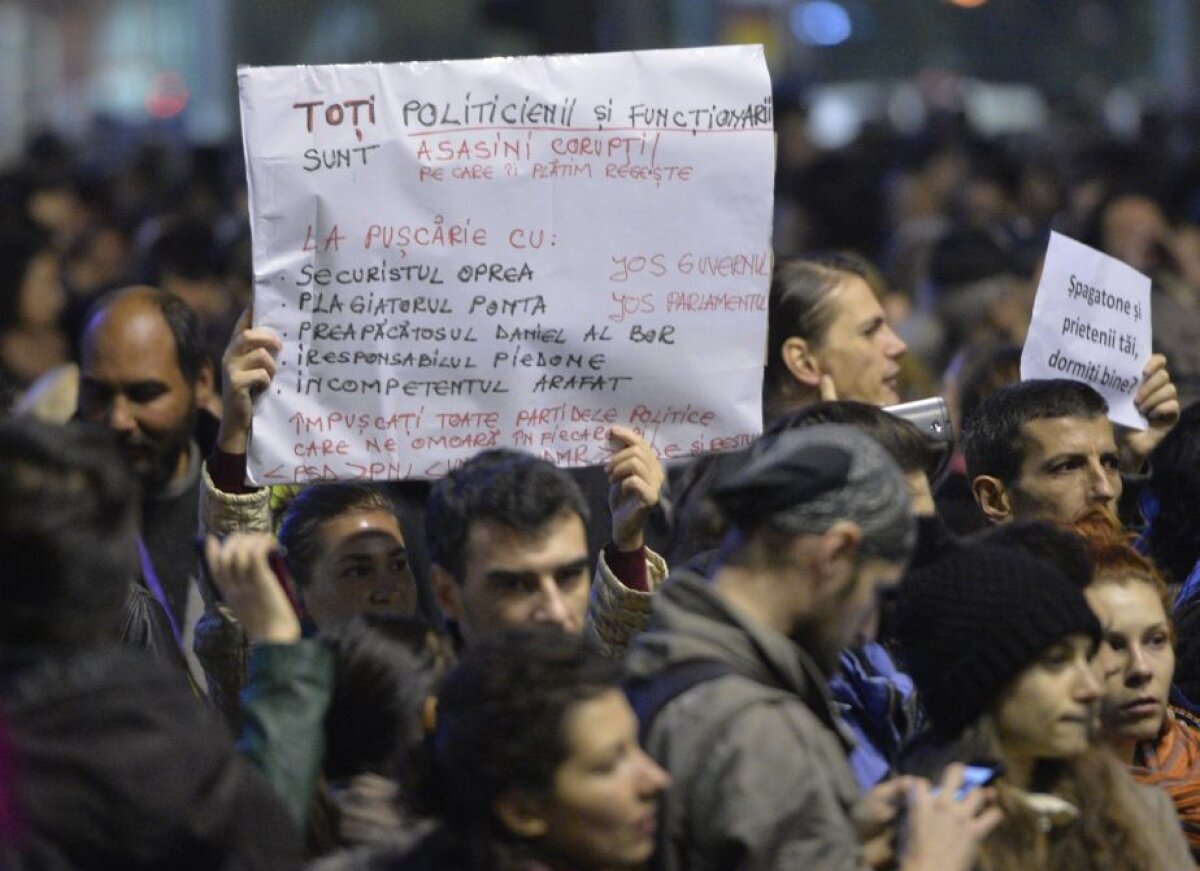 FOTO + VIDEO Mii de persoane au invadat străzile din Capitală: "Furia noastră / Panica voastră" » Filmul complet al protestelor » Prima măsură luată de autorități