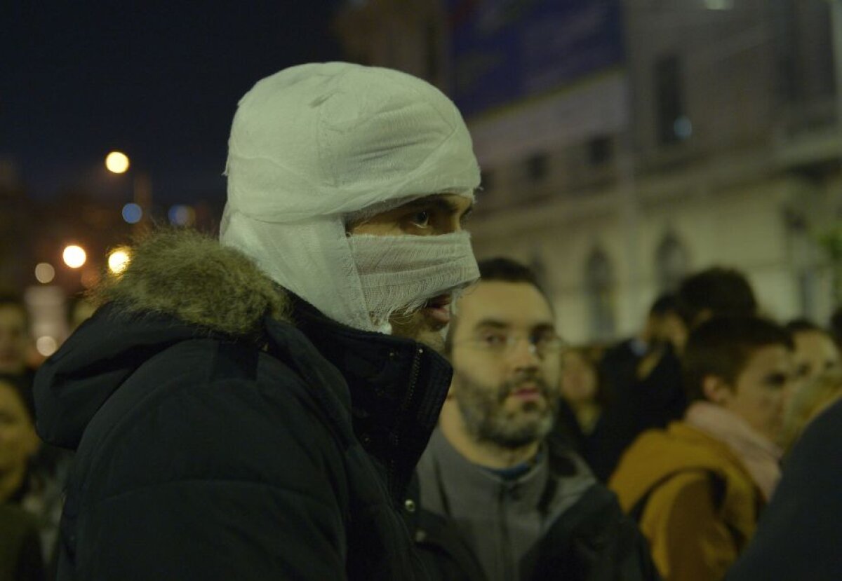 FOTO + VIDEO Mii de persoane au invadat străzile din Capitală: "Furia noastră / Panica voastră" » Filmul complet al protestelor » Prima măsură luată de autorități