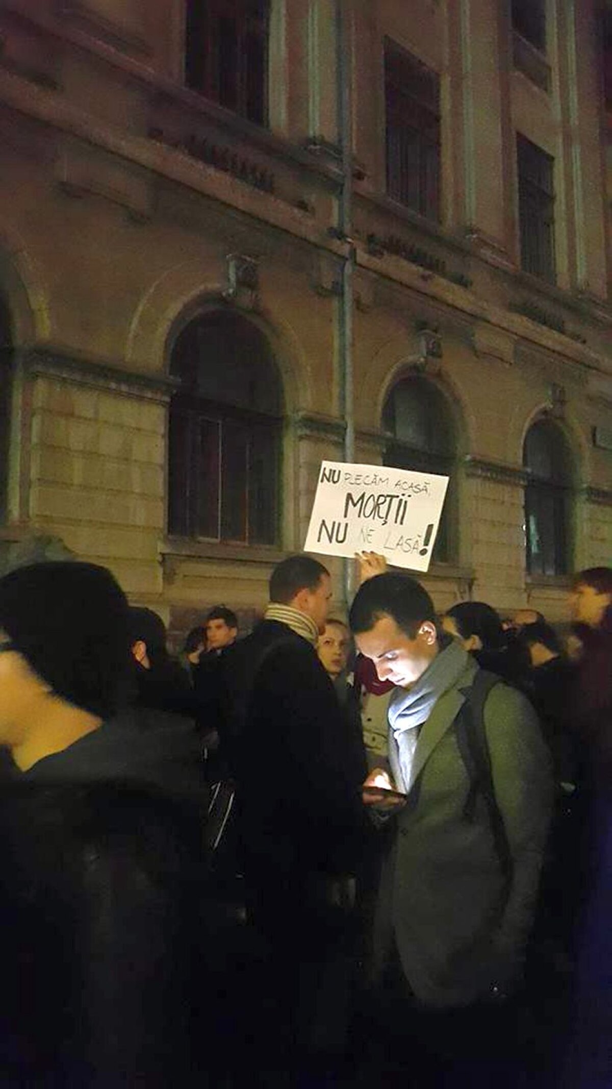 FOTO + VIDEO Protestele au depășit granițele României » Lumea a ieșit din nou în stradă în București, dar și la Paris și Londra