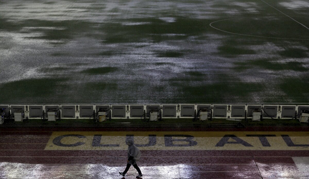 VIDEO + FOTO Superclasico amînat! O ploaie torențială a făcut ca meciul Argentina - Brazilia să fie reprogramat