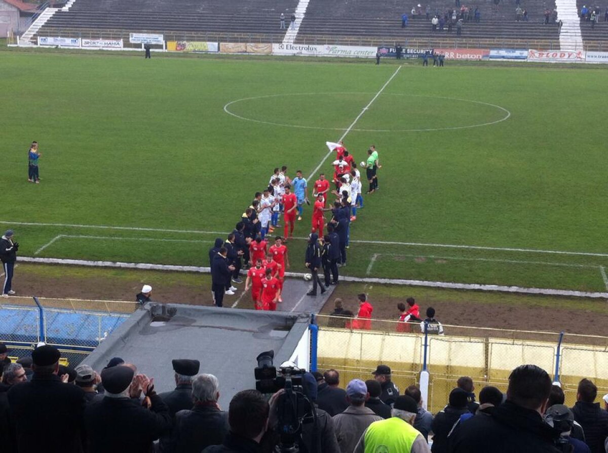 VIDEO + FOTO » O partidă s-a oprit după cîteva minute! Jucătorii au ieșit de pe teren în semn de protest » Toate rezultatele din Liga a 2-a 