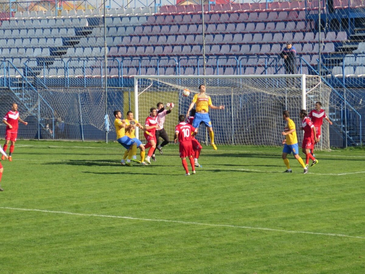 FOTO Prima victorie pentru Stoichiță pe banca Petrolului » Meci cu 7 goluri la Berceni + debut pentru un fost dinamovist