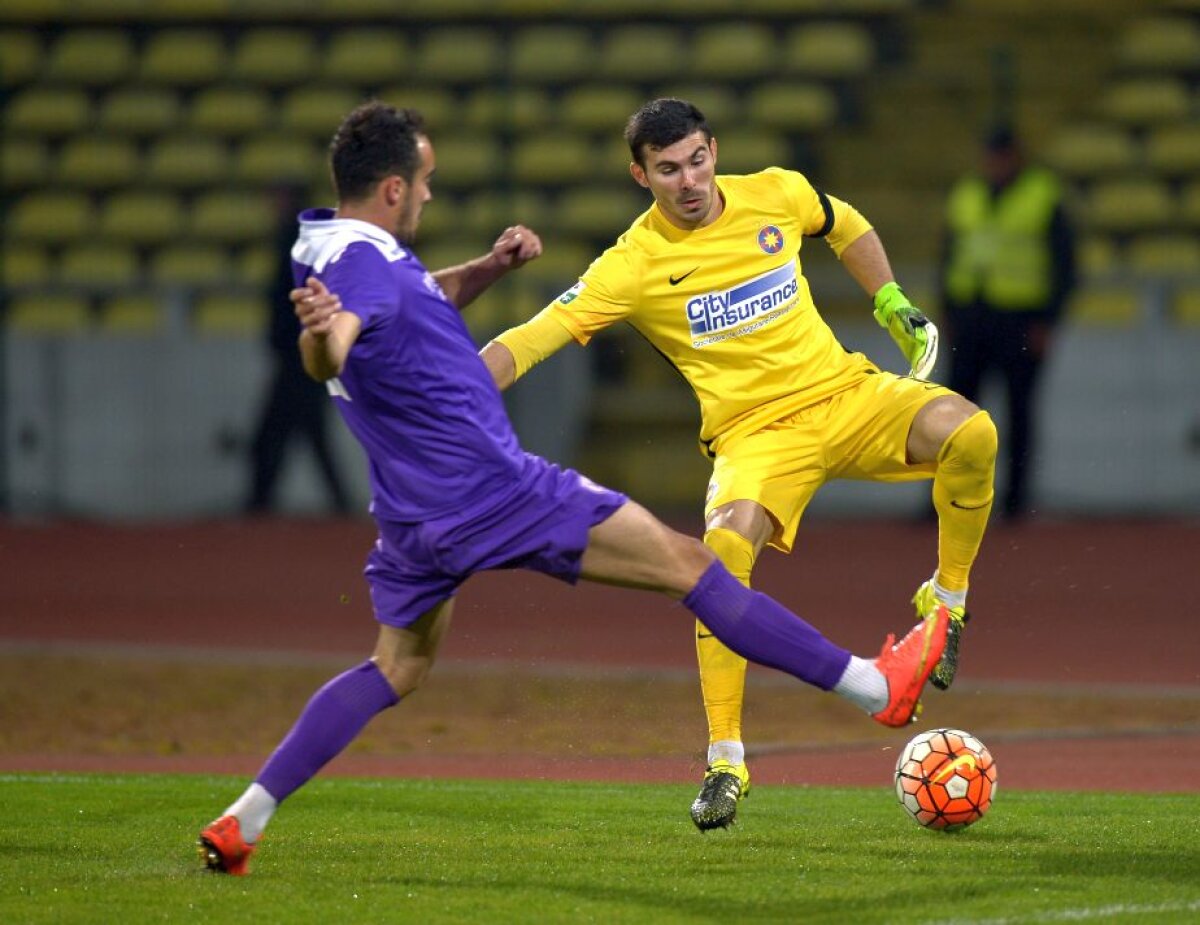 FOTO Chinuit » Steaua a cîștigat greu amicalul cu SCM Pitești, 1-0 » 3000 de oameni au asistat la meci