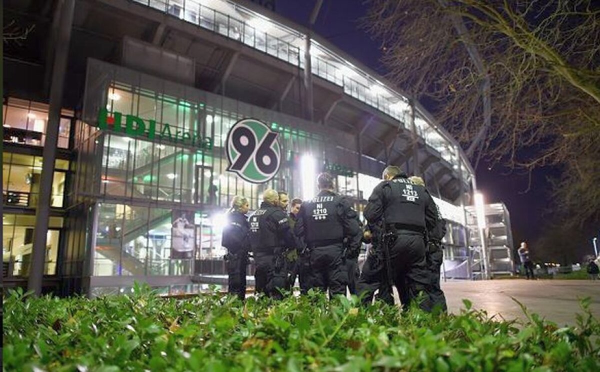 FOTO + VIDEO Alarmă la Hanovra! Stadion evacuat, amicalul Germania - Olanda a fost anulat! Poliția locală: "Erau două bombe, una pe stadion"