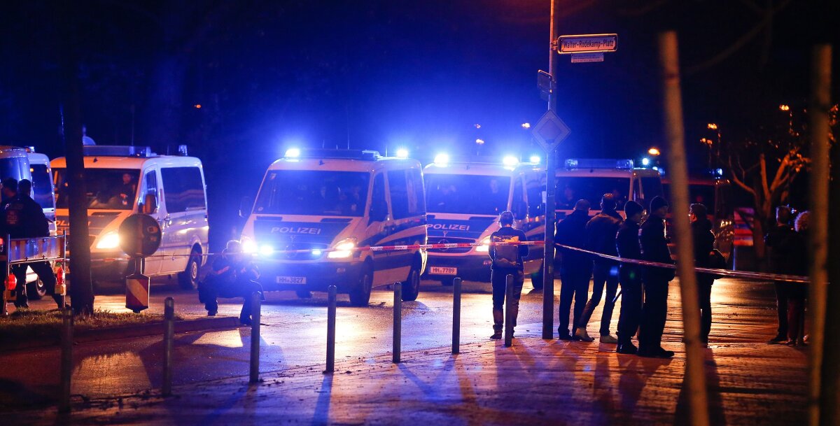 FOTO + VIDEO Alarmă la Hanovra! Stadion evacuat, amicalul Germania - Olanda a fost anulat! Poliția locală: "Erau două bombe, una pe stadion"