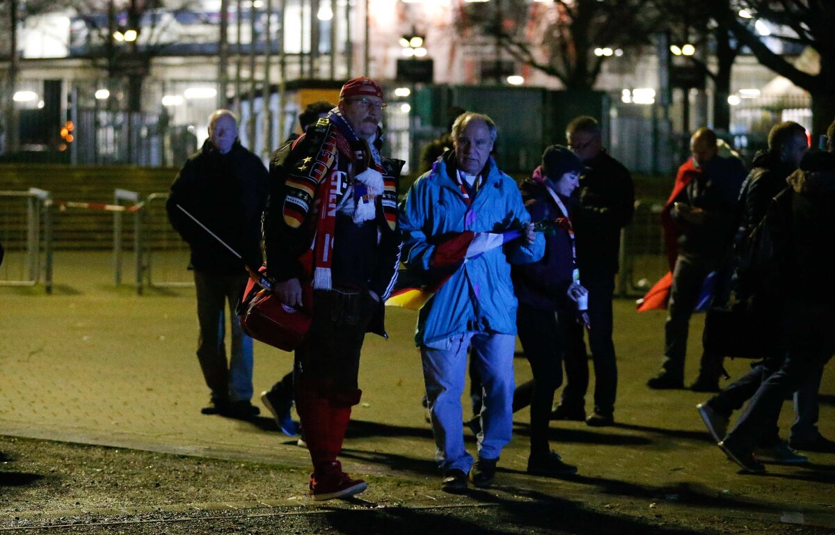 FOTO + VIDEO Alarmă la Hanovra! Stadion evacuat, amicalul Germania - Olanda a fost anulat! Poliția locală: "Erau două bombe, una pe stadion"