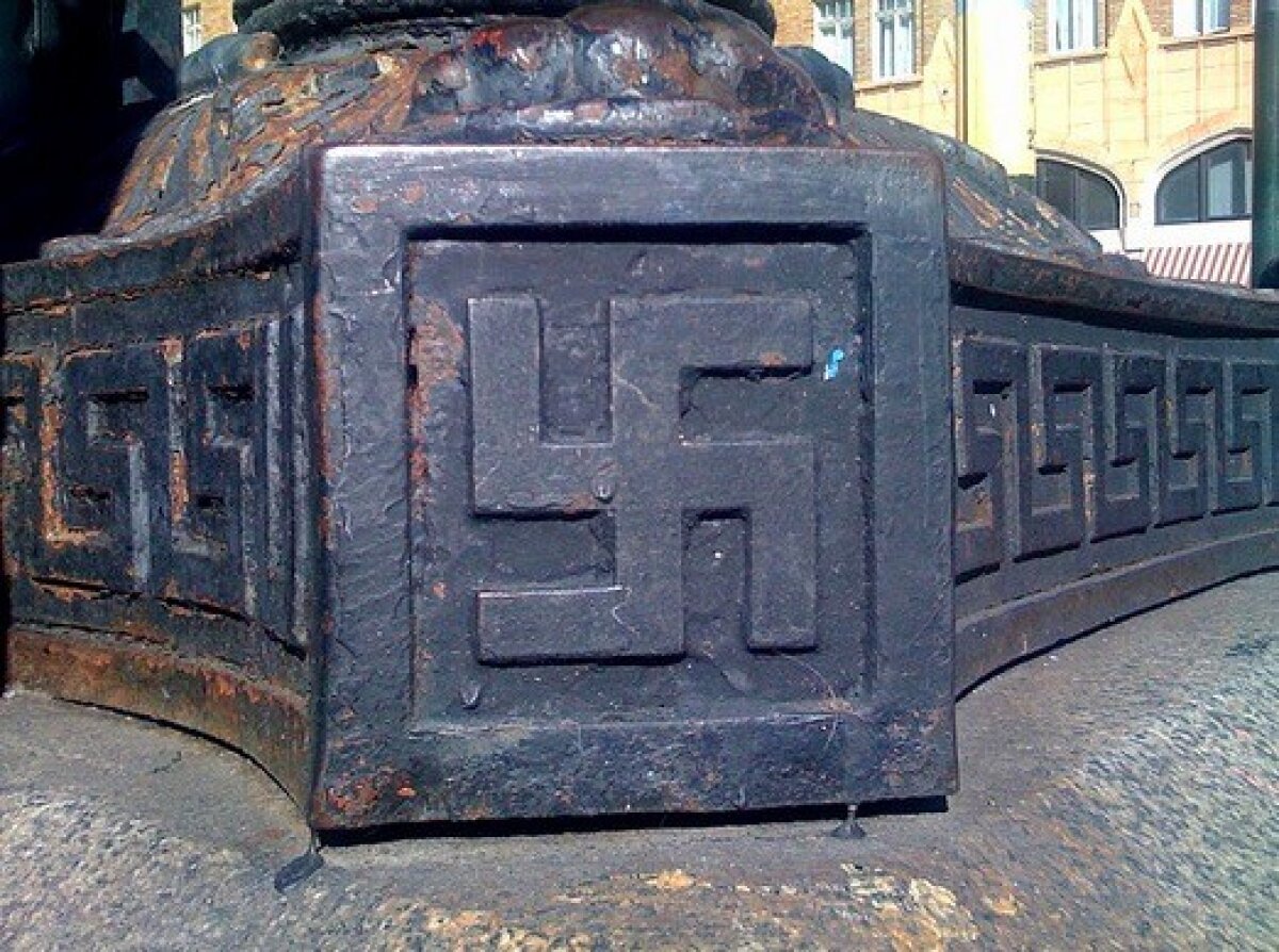 FOTO Zvastică nazistă nu a fost mereu un simbol negativ: cele mai inedite moduri în care a fost folosită