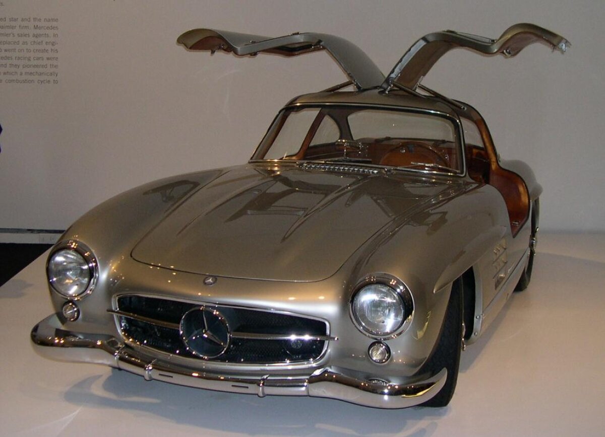 Un model Mercedes-Benz din 1955 va fi vîndut cu peste 5 milioane de dolari