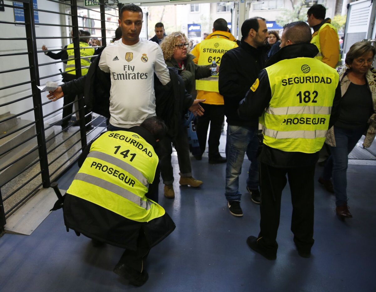 VIDEO&FOTO Barca cu aripi » Catalanii au strălucit în derby-ul cu Real Madrid, scor 4-0. Messi a intrat în repriza a doua