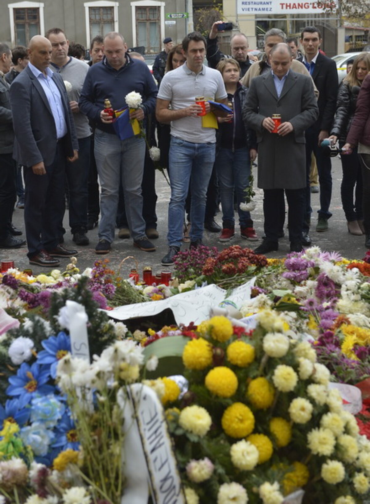 GALERIE FOTO Gest emoționant făcut de O'Sullivan și Bingham ! Au mers și s-au recules în fața clubului Colectiv