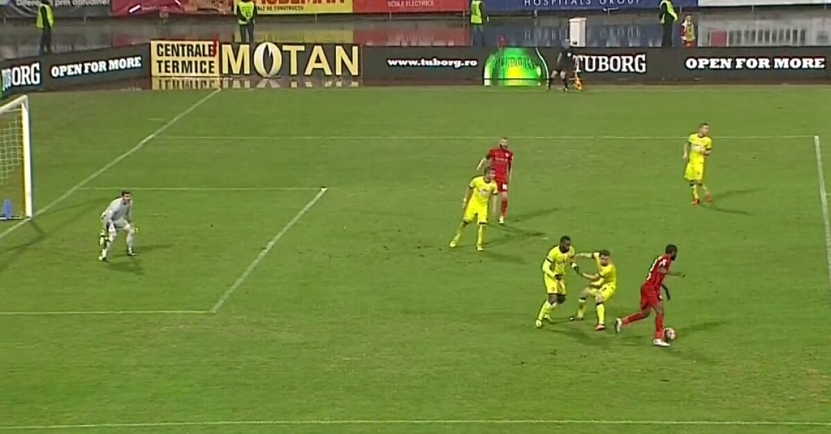 FOTO Ca la FIFA! Rîpă, controlat manual de Varela în Derby :D