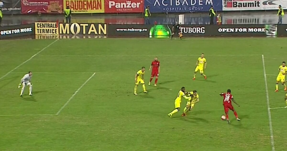 FOTO Ca la FIFA! Rîpă, controlat manual de Varela în Derby :D