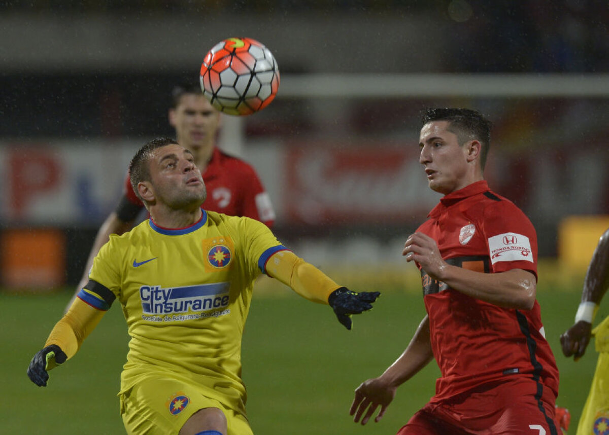 VIDEO+FOTO Stea căzătoare » Dinamo a desfiinţat campioana, 3-1, oprind seria fără înfrîngere a rivalilor în Derby de România