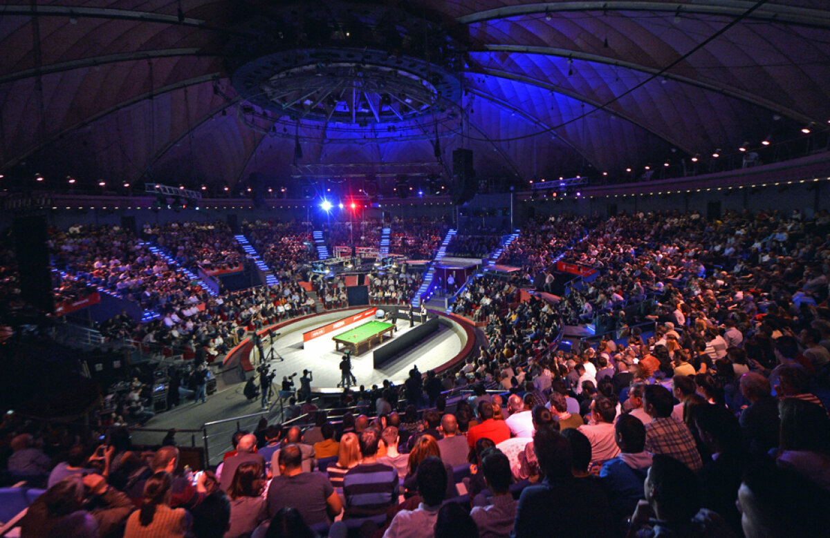 FOTO Aşi la Circ » Cele mai tari imagini ale show-ului oferit de Ronnie O'Sullivan şi Stuart Bingham