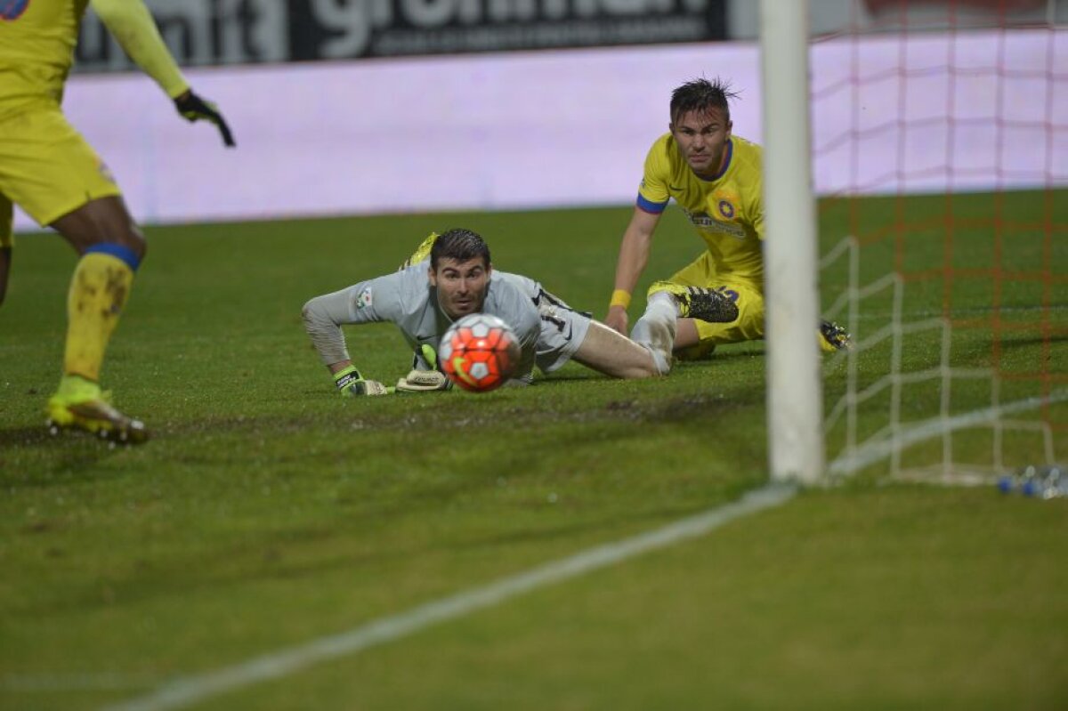 GALERIE FOTO 10 imagini de senzație din Derby de România