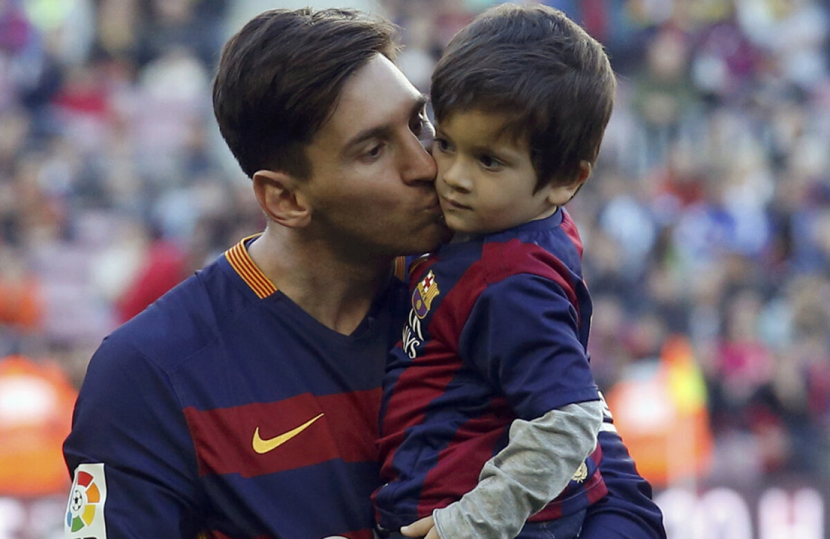 VIDEO&FOTO Spectacol pentru grădiniță » Supravegheați de copiii lor, starurile Barcelonei au făcut show cu Sociedad, 4-0