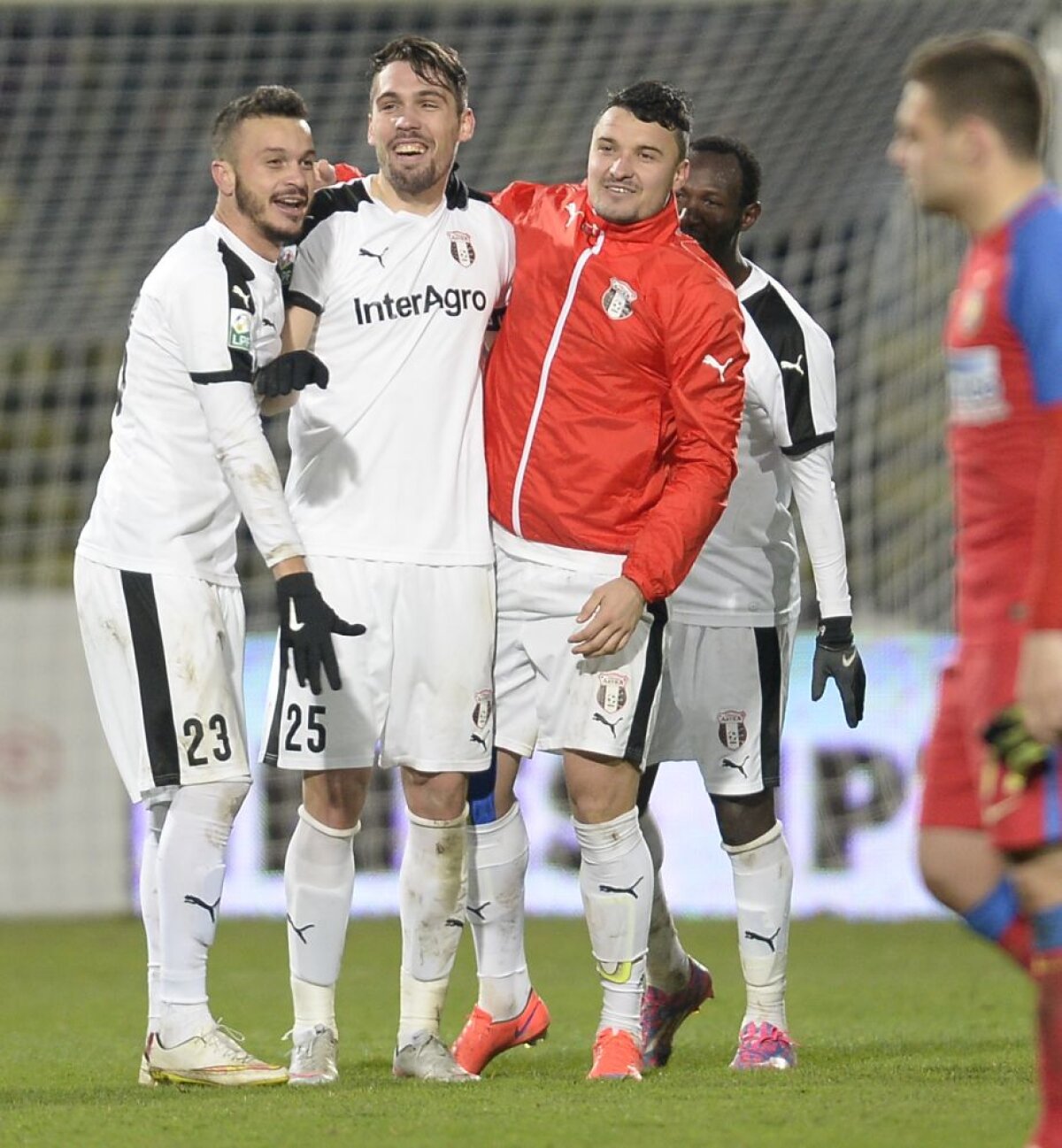 VIDEO + FOTO Dramatic! Steaua a pierdut în ultimul minut meciul cu Astra, 0-1 » Șansele la titlu sînt tot mai mici