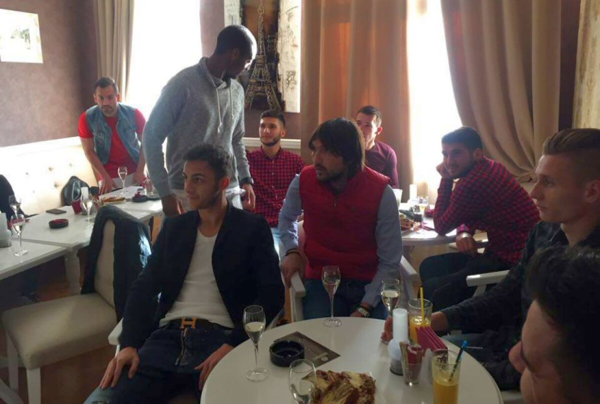 FOTO Rapidiștii au sărbătorit locul 1 în centrul Bucureștiului » Moraru a dezvăluit de ce nu mai vine la meciurile giuleștenilor