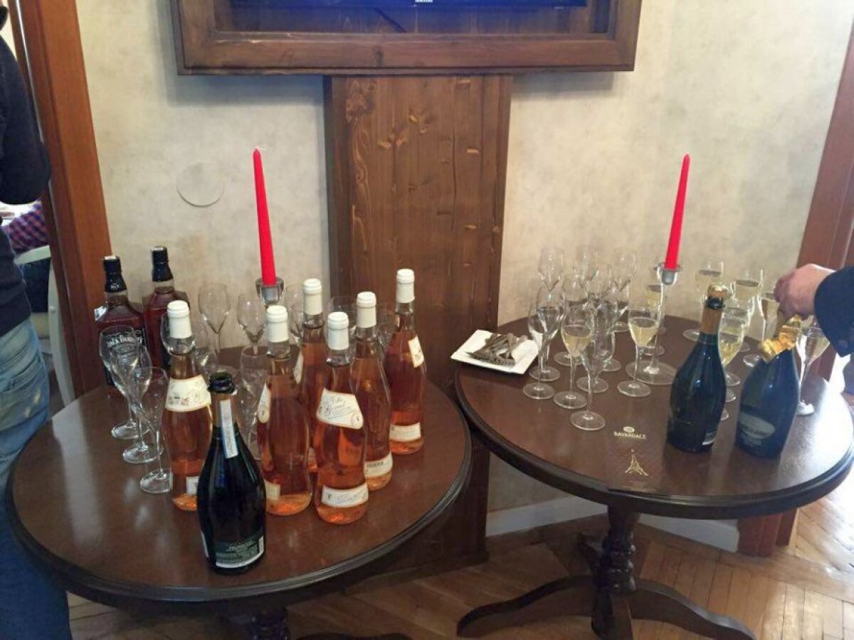 FOTO Rapidiștii au sărbătorit locul 1 în centrul Bucureștiului » Moraru a dezvăluit de ce nu mai vine la meciurile giuleștenilor