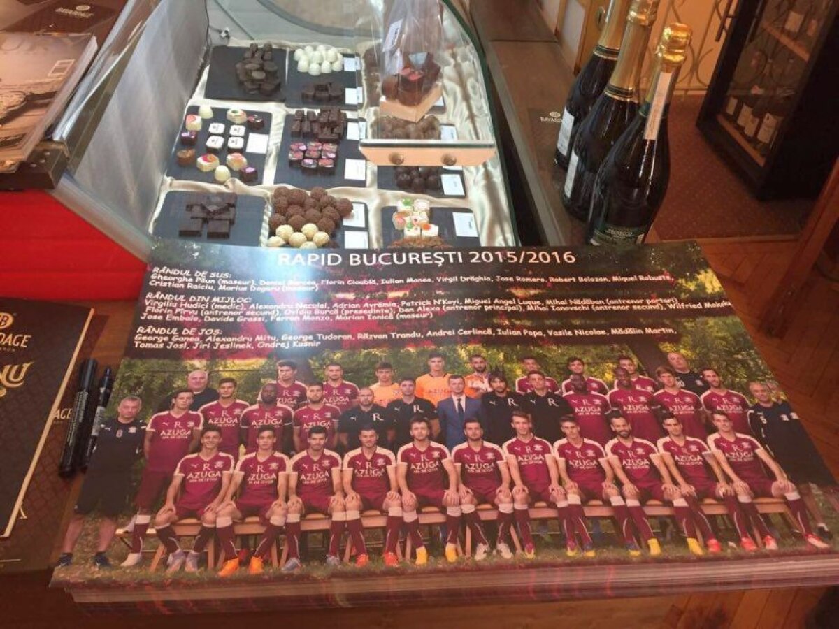 FOTO Rapidiștii au sărbătorit locul 1 în centrul Bucureștiului » Moraru a dezvăluit de ce nu mai vine la meciurile giuleștenilor