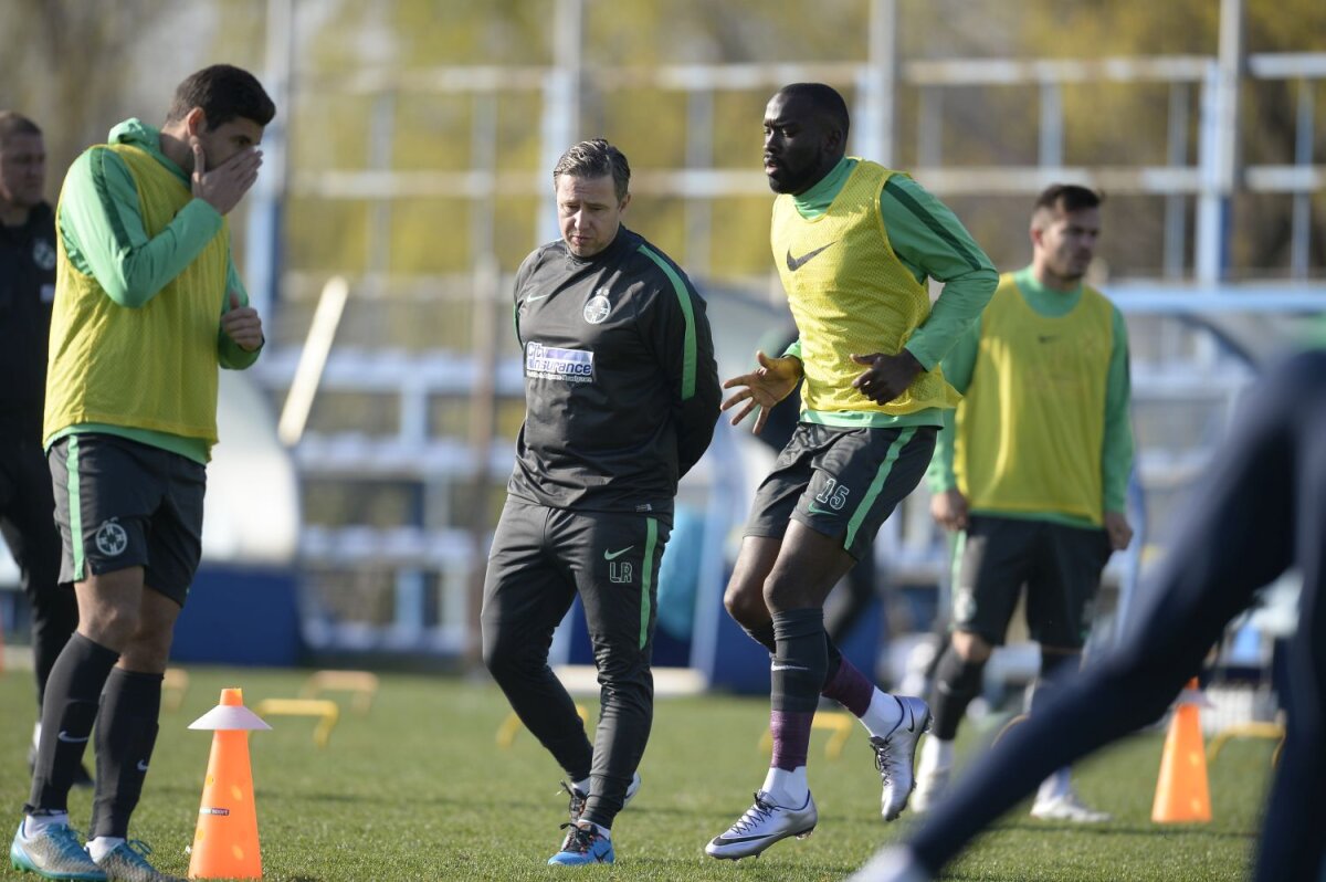 FOTO Reghecampf a vorbit pentru prima dată de la întoarcerea pe banca Stelei: "Cînd văd clasamentul mi se face rău!"