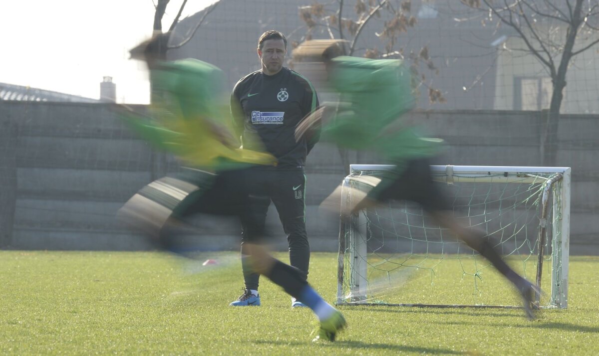 FOTO Reghecampf a vorbit pentru prima dată de la întoarcerea pe banca Stelei: "Cînd văd clasamentul mi se face rău!"