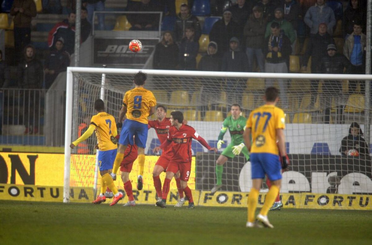 VIDEO + FOTO Siguri de play-off! Dinamo a învins Petrolul, scor 2-1! "Cîinii" au înscris un gol controversat