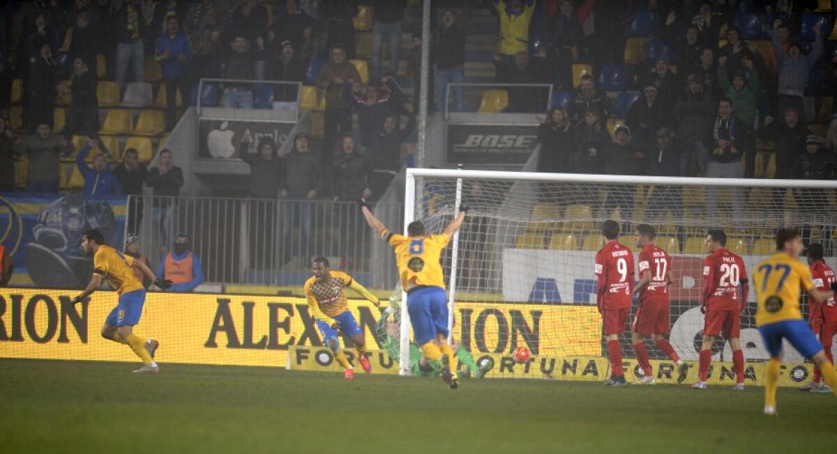 VIDEO + FOTO Siguri de play-off! Dinamo a învins Petrolul, scor 2-1! "Cîinii" au înscris un gol controversat