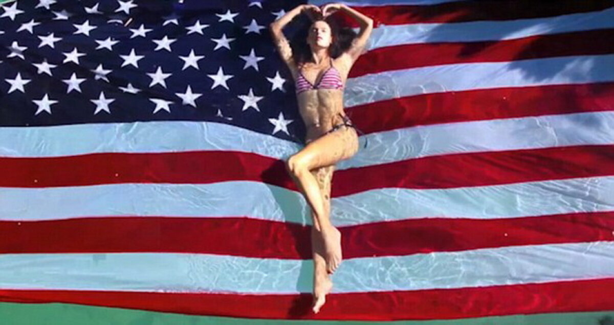 Alessandra Ambrosio îi face mîndri pe americani! Imagini senzaționale cu superba braziliancă