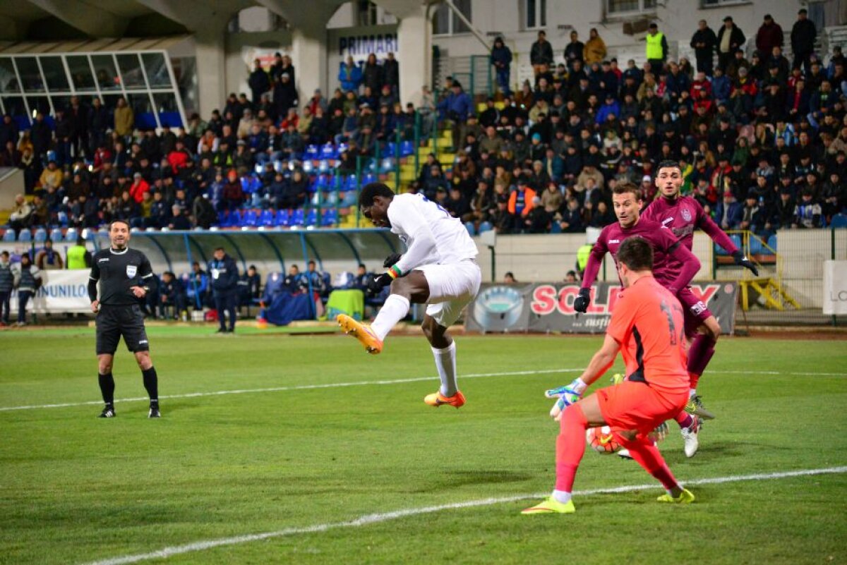 VIDEO+FOTO Nici Conceicao nu îi ajută » CFR Cluj a pierdut pe terenul lui FC Botoșani, scor 1-2