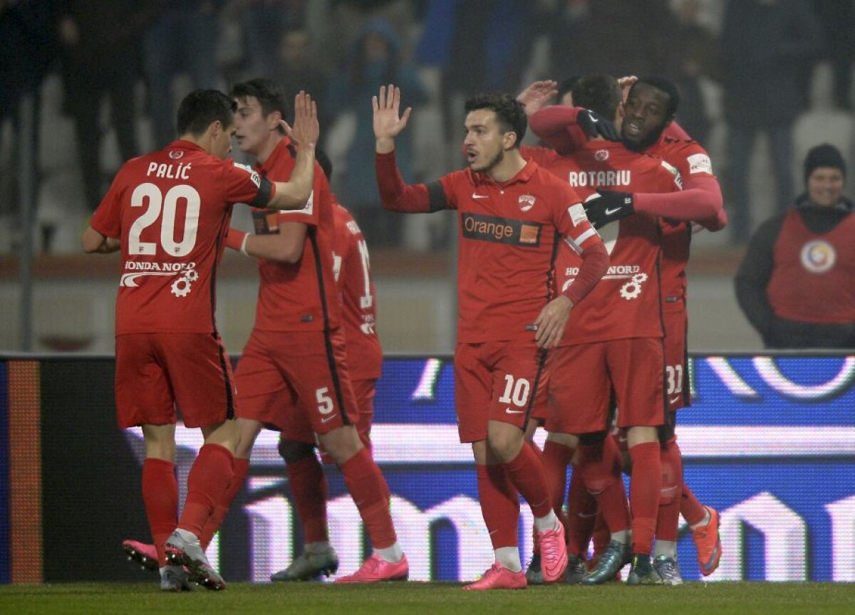 FOTO Dinamo - Astra 2-1 » "Cîinii" au cîștigat meciul grație unui gol marcat în ultimul minut și s-au calificat în semifinale