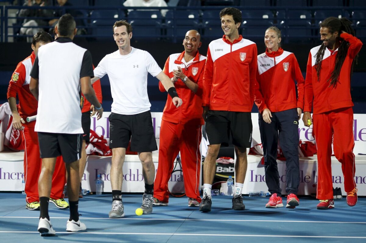 FOTO Zîmbiţi, se joacă! O competiţia pe echipe din Asia combină distracţia cu competitivitatea