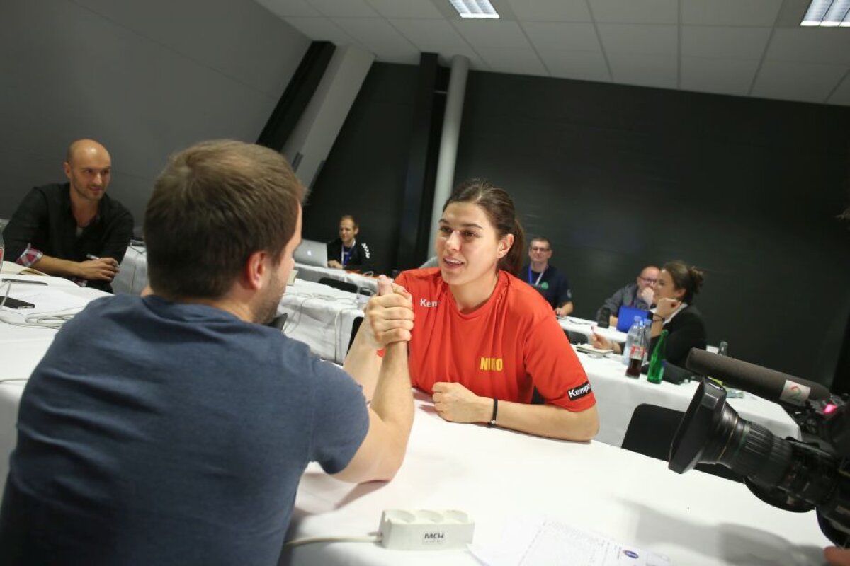 GALERIE FOTO Atmosferă și voie bună în cantonamentul naționalei de handbal a României » Ce au făcut fetele cu o zi înaintea semifinalei cu Norvegia