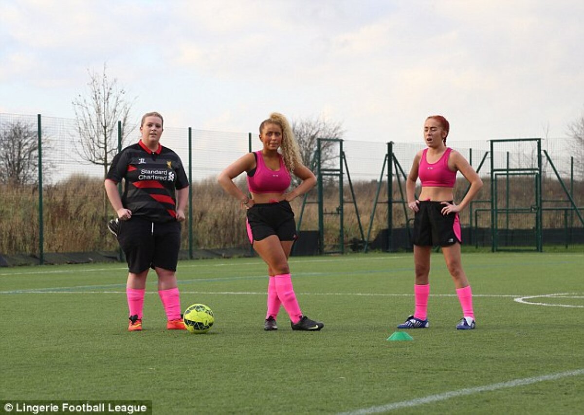 FOTO Britanicii nu se dezmint » S-a inventat Liga de Fotbal în Lenjerie Intimă 