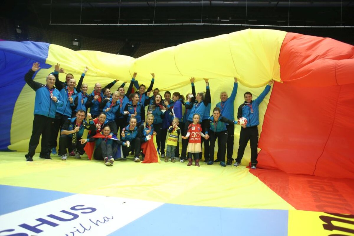 GALERIE FOTO Fete de aur cu medalii de bronz » Imagini superbe de la festivitatea de premiere realizate de Marius Ionescu