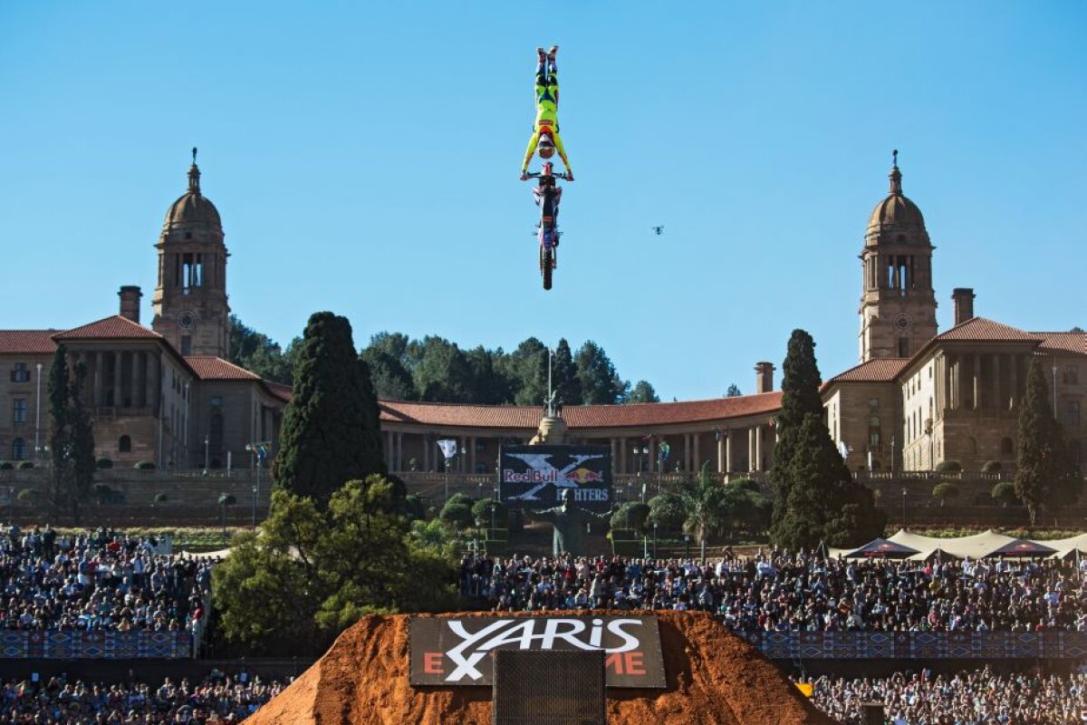 GALERIE FOTO 50 de imagini definitorii pentru 2015 » Îți mai aduci aminte de aceste evenimente?