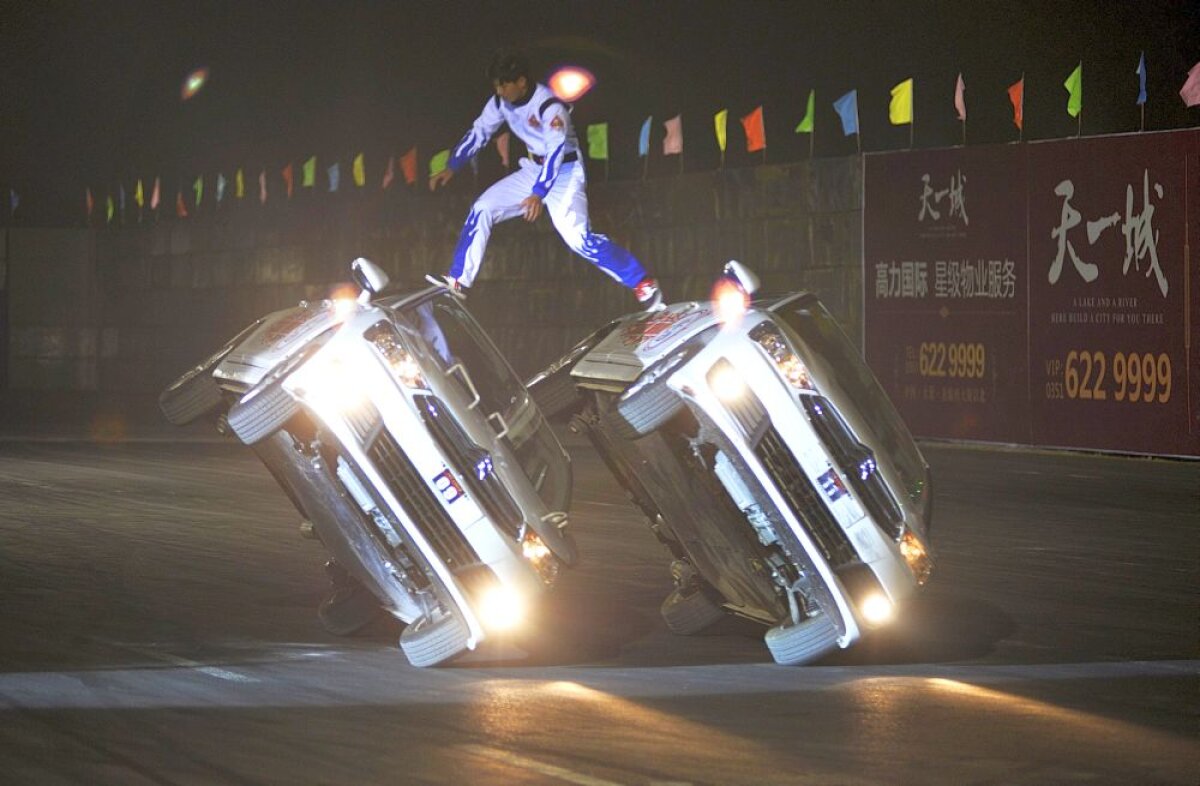 GALERIE FOTO 50 de imagini definitorii pentru 2015 » Îți mai aduci aminte de aceste evenimente?