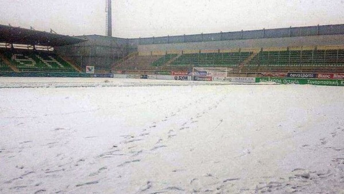 FOTO Echipa lui Răzvan Lucescu n-a putut juca în campionat » Meciul s-a amînat din cauza zăpezii