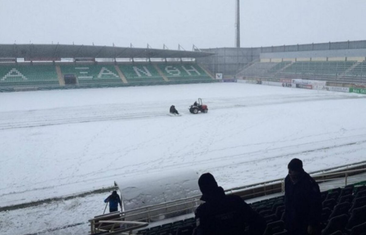 FOTO Echipa lui Răzvan Lucescu n-a putut juca în campionat » Meciul s-a amînat din cauza zăpezii